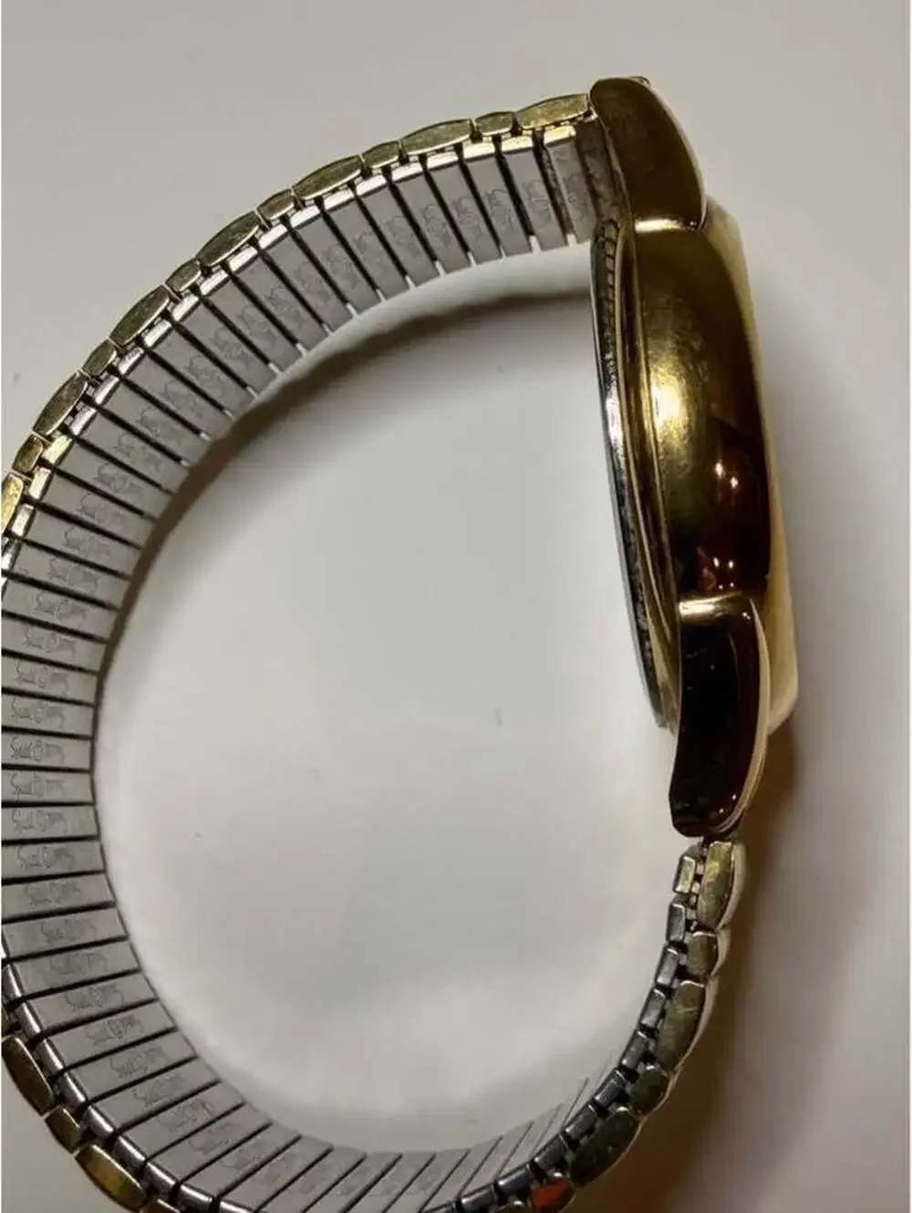 Disney Fantasia Sorcerer’s Apprentice Mickey 1995 Gold Tone Watch